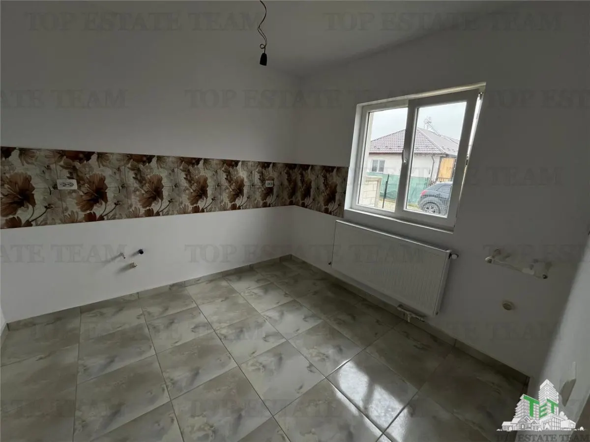 Casa de 4 Dormitorios Terminada con Bomba de Calor en Ciorogarla - foto 3