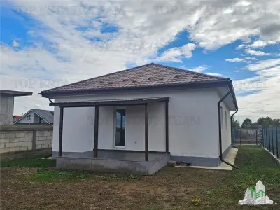 Casa de 4 Dormitorios Terminada con Bomba de Calor en Ciorogarla - foto 4