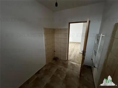 Casa de 4 Dormitorios Terminada con Bomba de Calor en Ciorogarla - foto 10