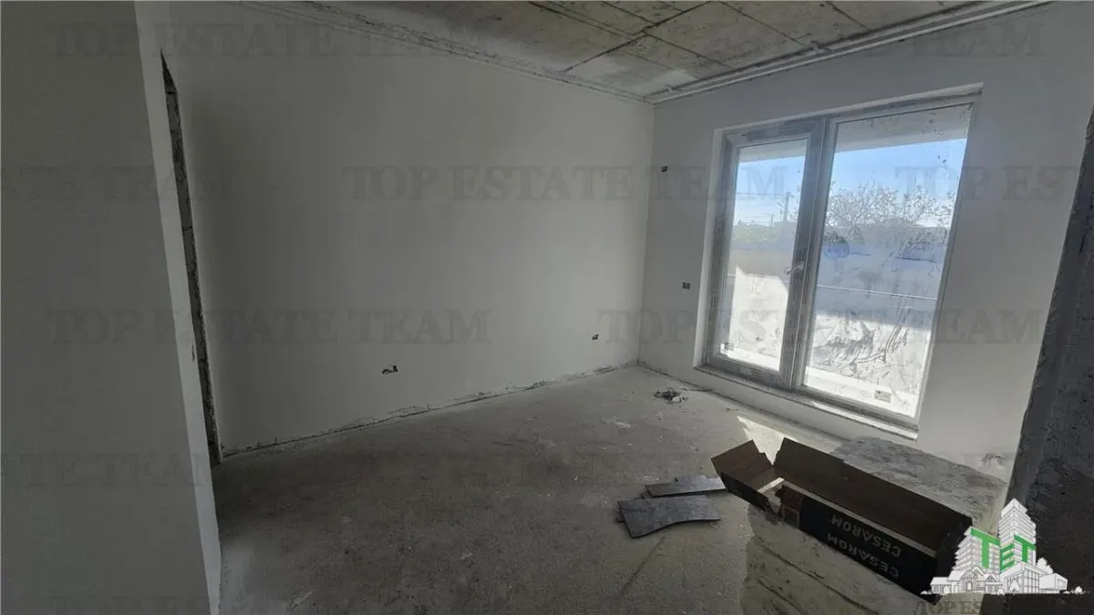 Villa Independiente de Cuatro Dormitorios en Chiajna - foto 11