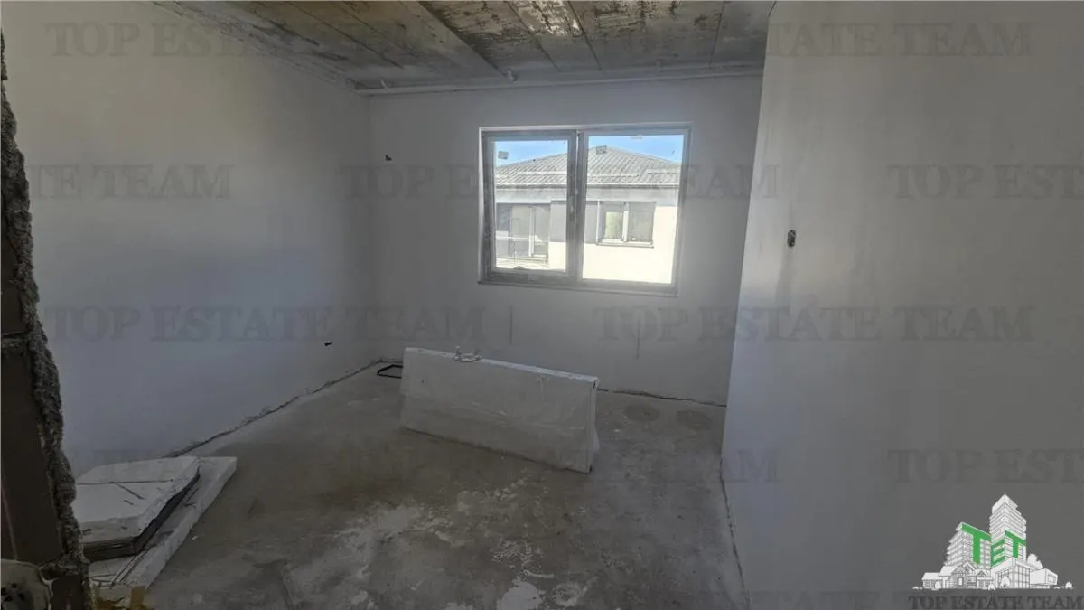 Villa Independiente de Cuatro Dormitorios en Chiajna - foto 12
