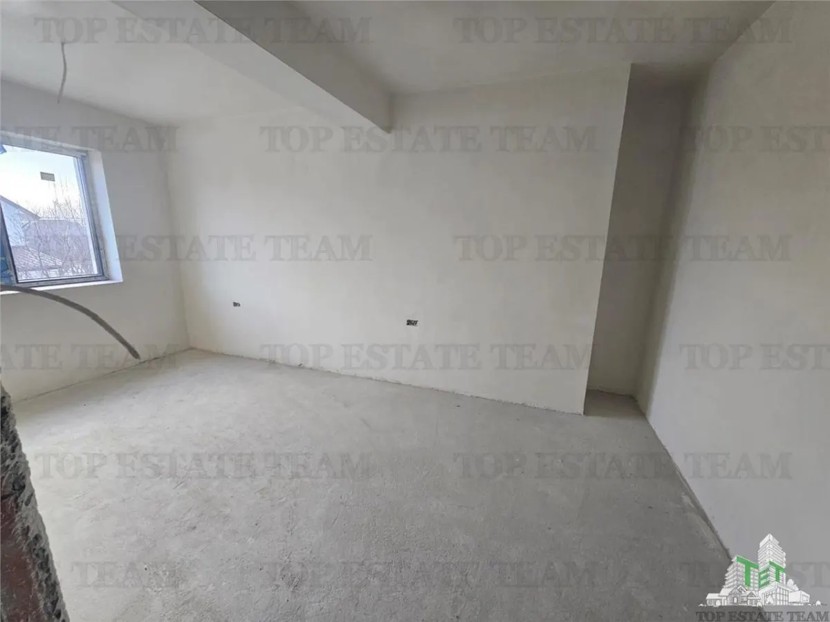 Villa Unifamiliar de 4 Dormitorios con Buhardilla Aislada en Prelungirea Ghencea - foto 4