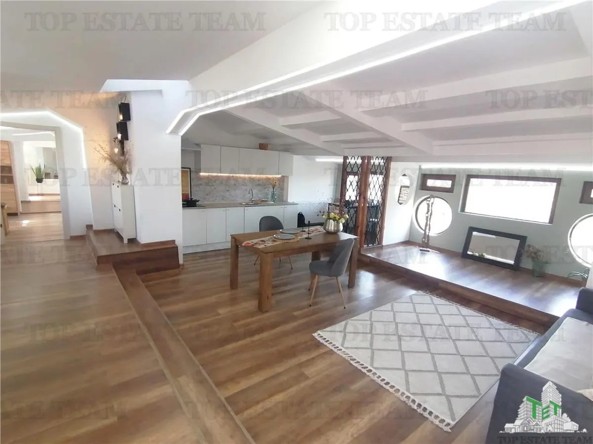 Appartement Quatre Chambres avec Potentiel de Mezzanine à Vendre - foto 1