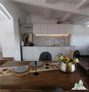 Appartement Quatre Chambres avec Potentiel de Mezzanine à Vendre - foto 3