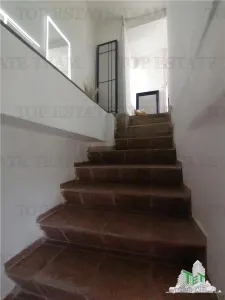 Appartement Quatre Chambres avec Potentiel de Mezzanine à Vendre - foto 4