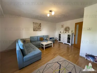 Villa para Tres Familias con Oportunidad de Inversión en Obor - foto 2