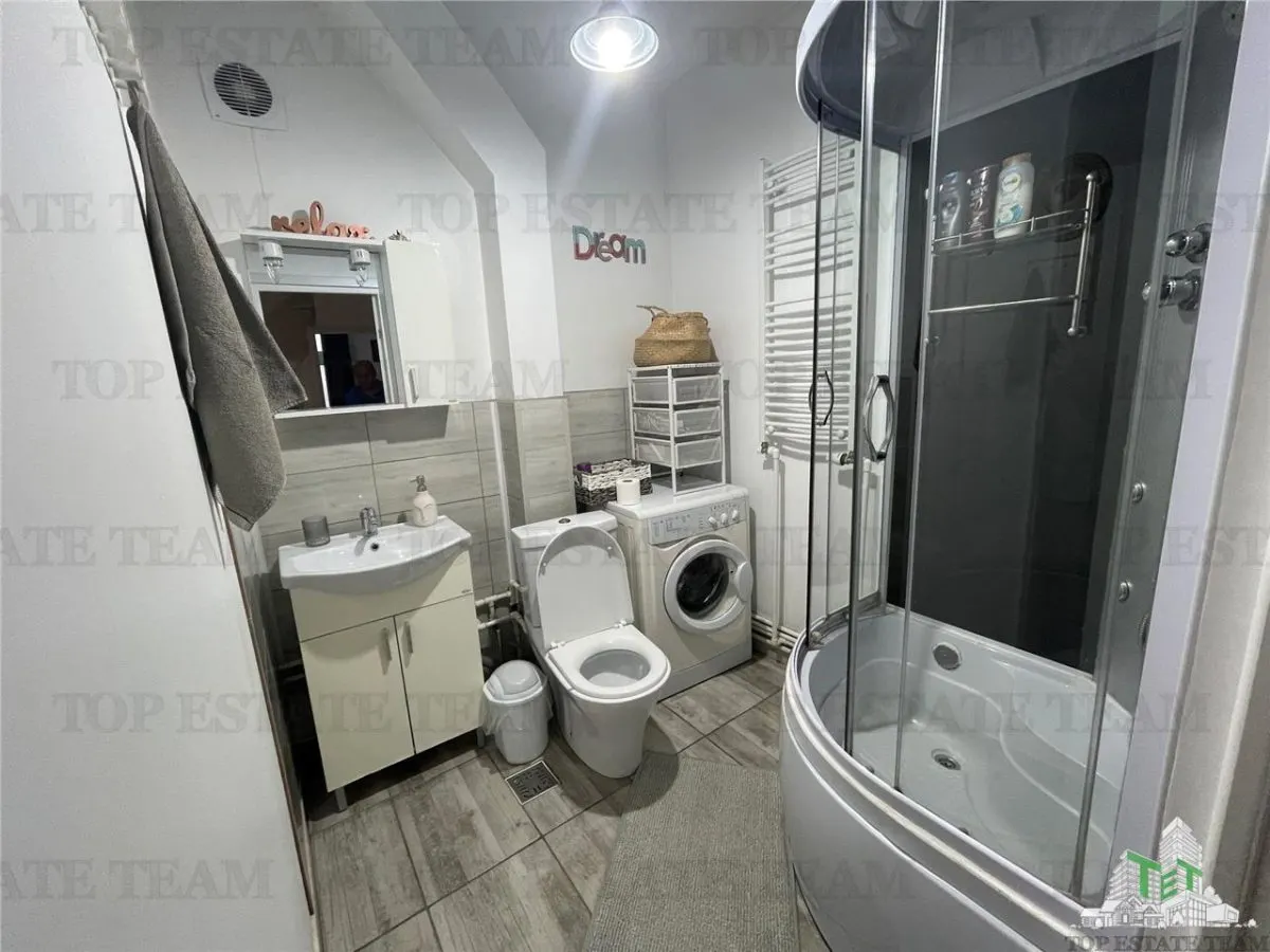 Villa para Tres Familias con Oportunidad de Inversión en Obor - foto 13