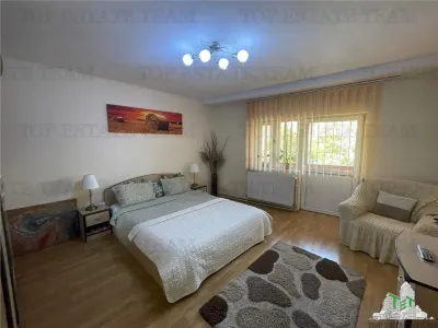 Villa para Tres Familias con Oportunidad de Inversión en Obor - foto 6