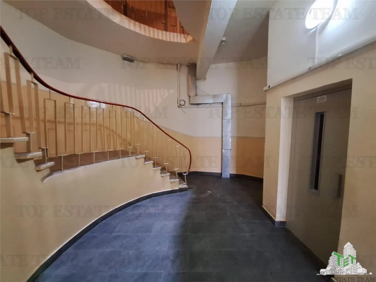 Three-Bedroom Apartment, Ultra-Central Braila – For Sale - foto 10