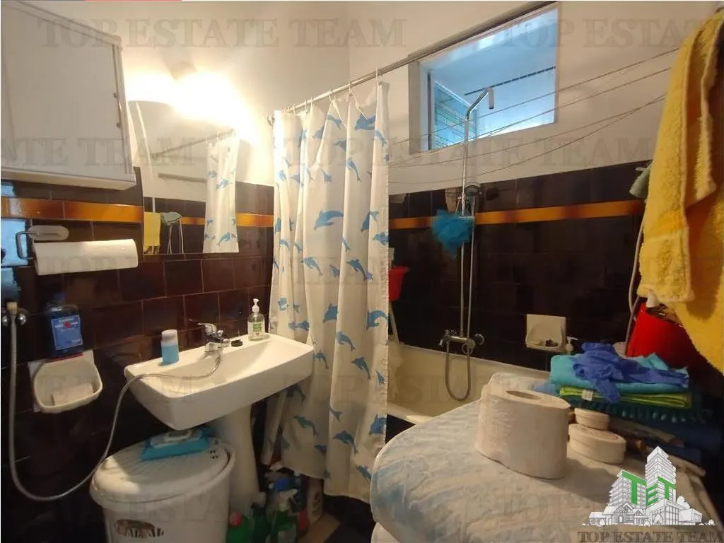 Casa Unifamiliar con Garaje y Patio Libre 300 m², Excelente Zona Brancoveanu - foto 9