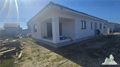 Casa Unifamiliar de Planta Baja, 4 Dormitorios, Calefacción por Suelo, Domneşti - foto 13