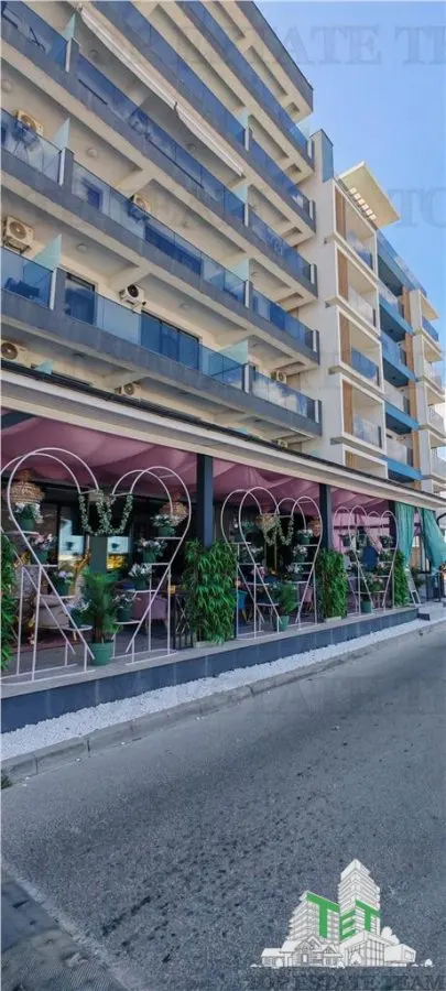 Beachfront Restaurant with Terrace, 300 sqm, Fully Furnished & Equipped, Mamaia Nord - foto 6