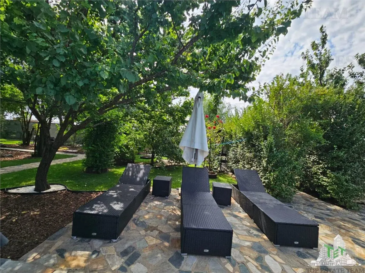 Excepcional Villa con Piscina, 970m² Terreno, 4 Dormitorios + Buhardilla, Jardines y Servicios en Clinceni, Ilfov - foto 17