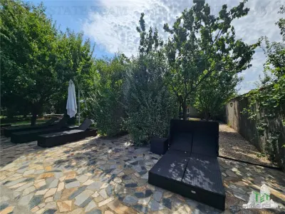 Excepcional Villa con Piscina, 970m² Terreno, 4 Dormitorios + Buhardilla, Jardines y Servicios en Clinceni, Ilfov - foto 18