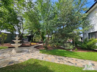 Excepcional Villa con Piscina, 970m² Terreno, 4 Dormitorios + Buhardilla, Jardines y Servicios en Clinceni, Ilfov - foto 20