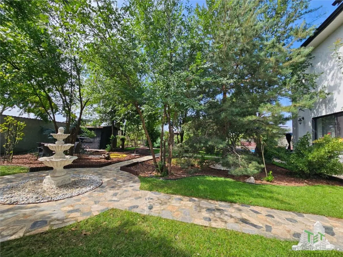 Excepcional Villa con Piscina, 970m² Terreno, 4 Dormitorios + Buhardilla, Jardines y Servicios en Clinceni, Ilfov - foto 20