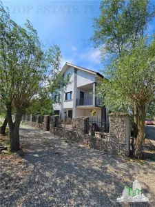 Excepcional Villa con Piscina, 970m² Terreno, 4 Dormitorios + Buhardilla, Jardines y Servicios en Clinceni, Ilfov - foto 7