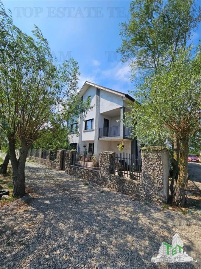 Excepcional Villa con Piscina, 970m² Terreno, 4 Dormitorios + Buhardilla, Jardines y Servicios en Clinceni, Ilfov - foto 7