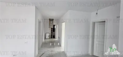 Modern 4-Bedroom Villa with 2 Bathrooms, 25sqm Terrace & 2 Parking Spaces - foto 14