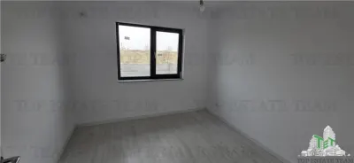 Modern 4-Bedroom Villa with 2 Bathrooms, 25sqm Terrace & 2 Parking Spaces - foto 16