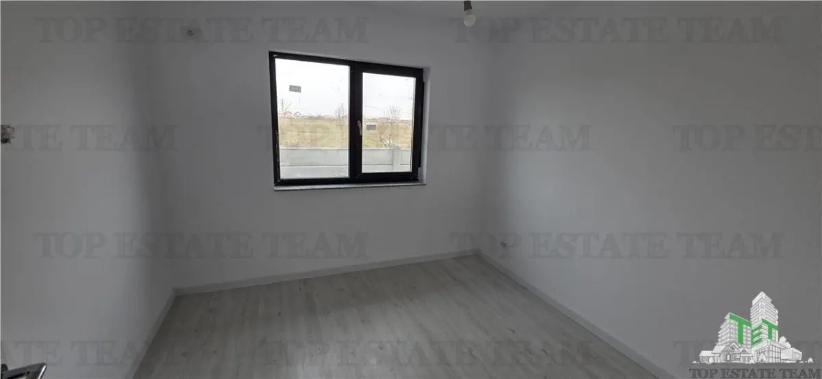 Modern 4-Bedroom Villa with 2 Bathrooms, 25sqm Terrace & 2 Parking Spaces - foto 16