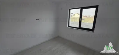 Modern 4-Bedroom Villa with 2 Bathrooms, 25sqm Terrace & 2 Parking Spaces - foto 17