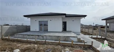 Modern 4-Bedroom Villa with 2 Bathrooms, 25sqm Terrace & 2 Parking Spaces - foto 3