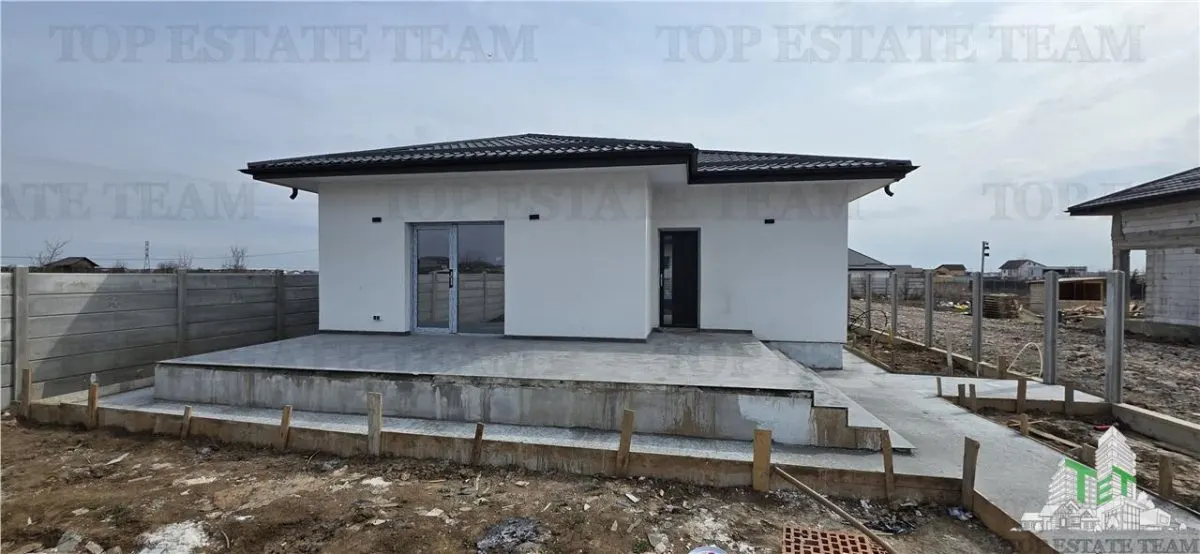 Modern 4-Bedroom Villa with 2 Bathrooms, 25sqm Terrace & 2 Parking Spaces - foto 3