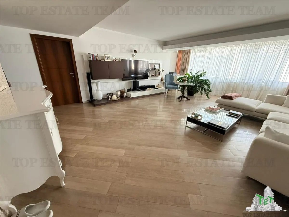 Spacieux Appartement 4 Chambres, 180 m², Dorobanți - foto 1