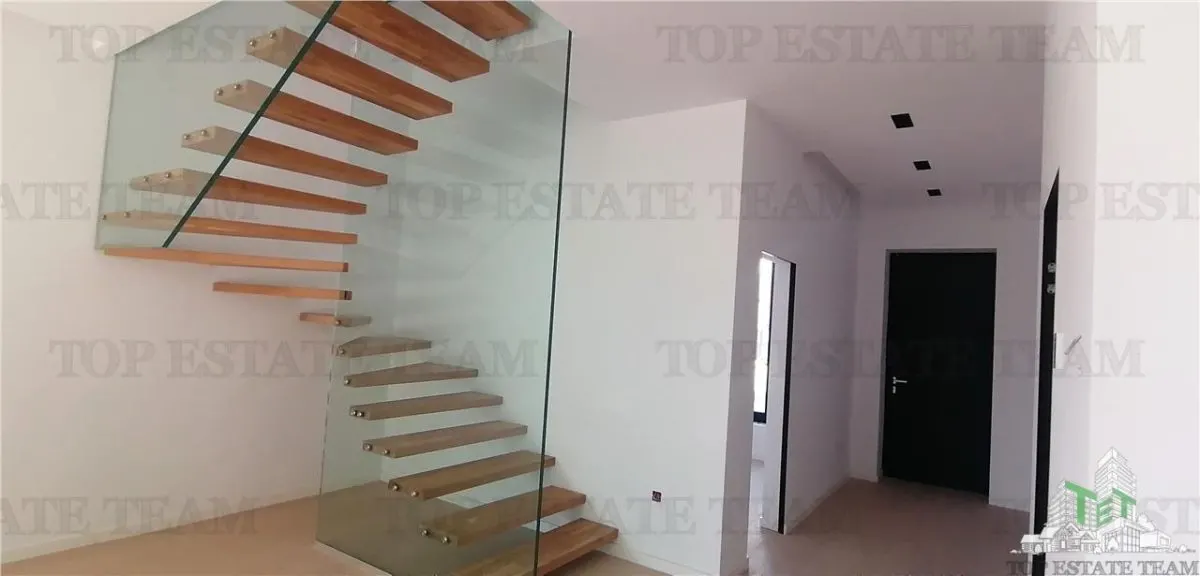 Villa Nueva de 5 Dormitorios en Venta, Pipera cerca Autovía A3, Bucuresti - foto 3