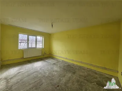 4-Bedroom House with Outbuildings, Medgidia Station Area, Constanța - foto 11
