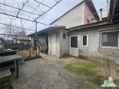 4-Bedroom House with Outbuildings, Medgidia Station Area, Constanța - foto 13