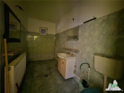 4-Bedroom House with Outbuildings, Medgidia Station Area, Constanța - foto 17