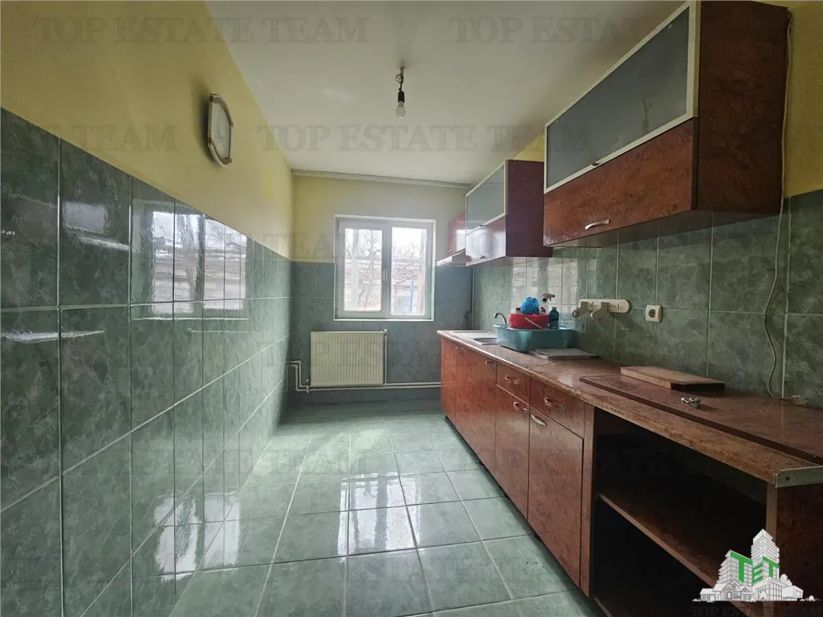 4-Bedroom House with Outbuildings, Medgidia Station Area, Constanța - foto 3