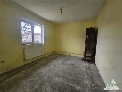4-Bedroom House with Outbuildings, Medgidia Station Area, Constanța - foto 8