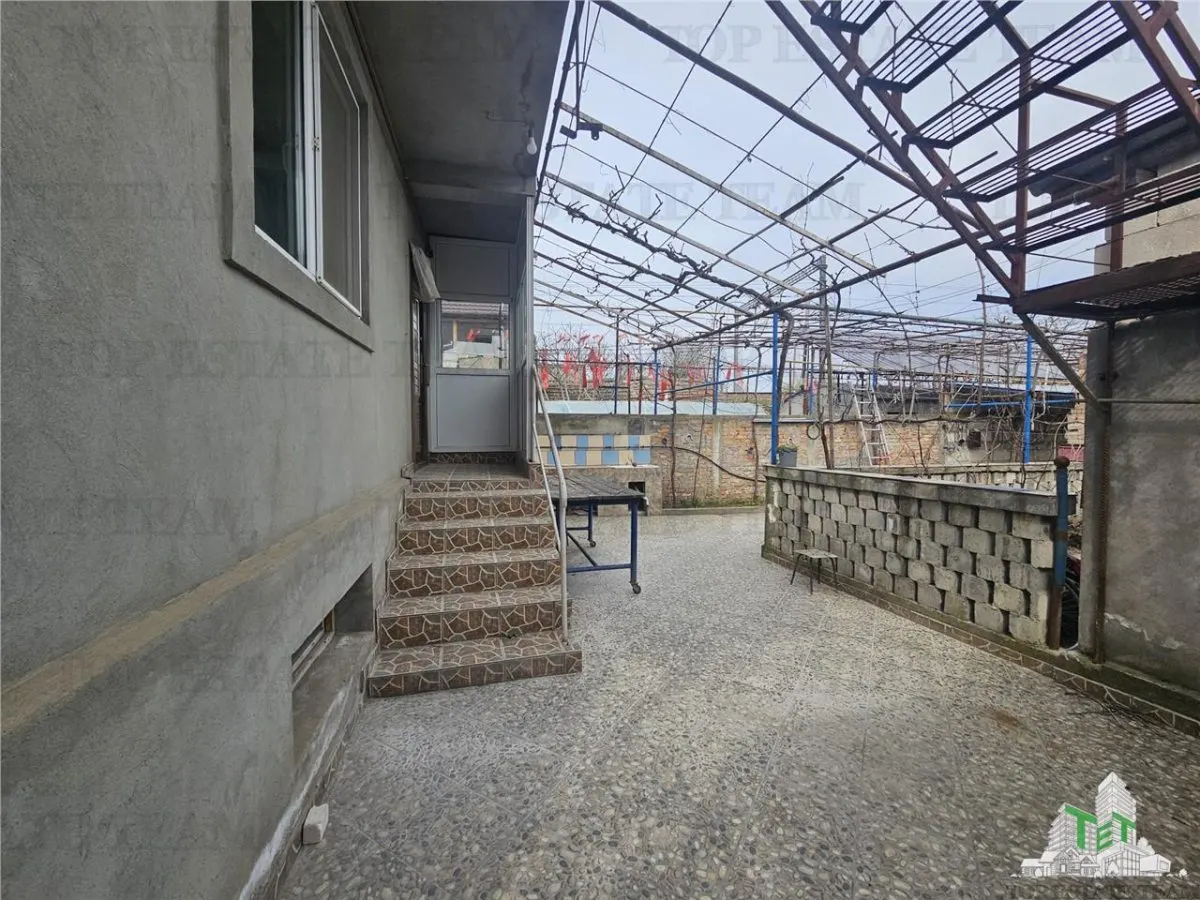 4-Bedroom House with Outbuildings, Medgidia Station Area, Constanța - foto 9