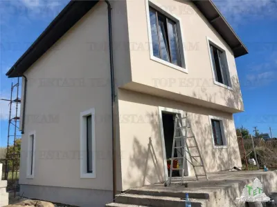 Villa de 5 Dormitorios en Venta en Frumusani – Inversión Excelente - Frumusani