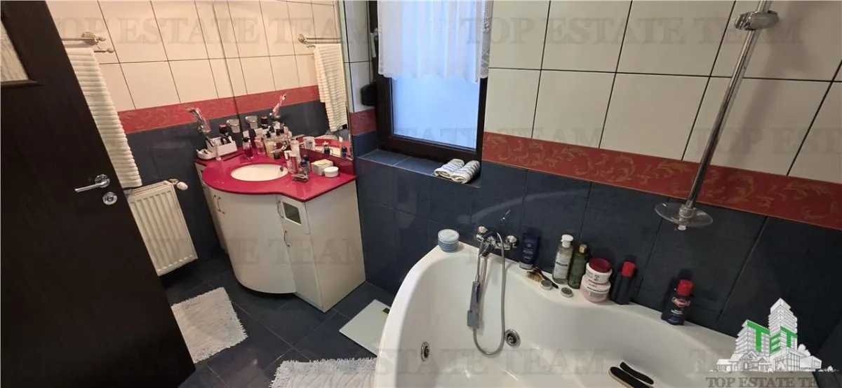 Prelungirea Ghencea | Villa dúplex exclusiva con paneles solares y garaje | 5 dormitorios - foto 24