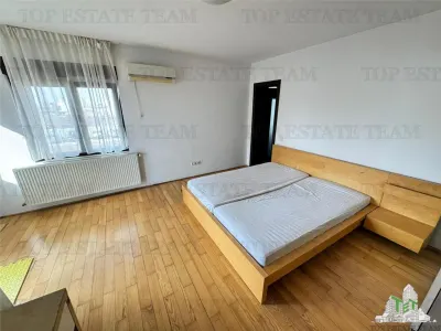 Villa P+1+Buhardilla, 229 m², 4 Dormitorios, Jardín y 4 Plazas de Aparcamiento - foto 11
