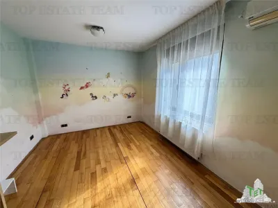 Villa P+1+Buhardilla, 229 m², 4 Dormitorios, Jardín y 4 Plazas de Aparcamiento - foto 7