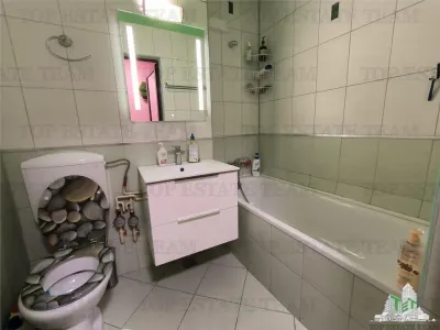 Appartement 3 Pièces à Vendre à Giulesti, Aménagé avec Goût - foto 8