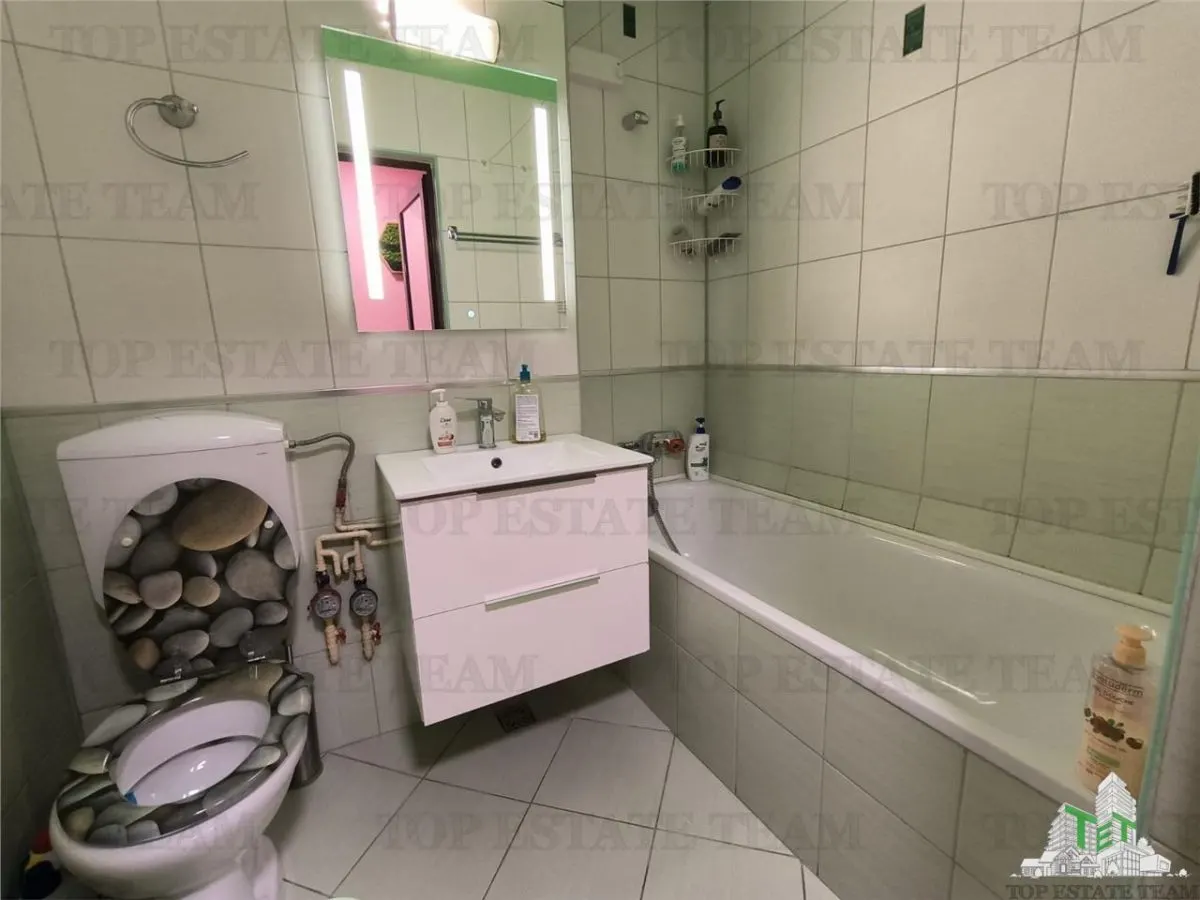 Appartement 3 Pièces à Vendre à Giulesti, Aménagé avec Goût - foto 8
