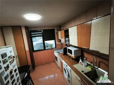 Appartement 3 Pièces à Vendre à Giulesti, Aménagé avec Goût - foto 10