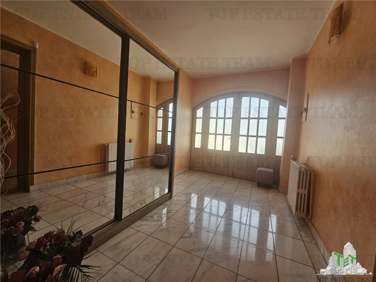 House / villa for sale 479 sqm in Constanta, Km 4-5 area - foto 3