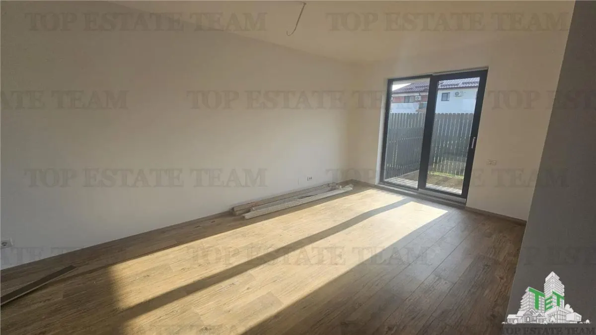 Villa de Lujo 4 Dormitorios con Buhardilla 52sqm en Chiajna - foto 13