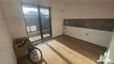 Villa de Lujo 4 Dormitorios con Buhardilla 52sqm en Chiajna - foto 8