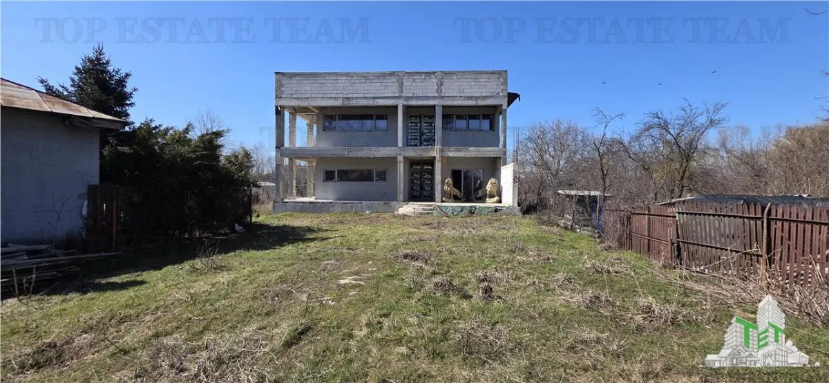Domnesti – Investment Opportunity: 1,643 sqm Land + 476 sqm Villa, Prime Location - foto 1