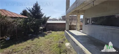 Domnesti – Investment Opportunity: 1,643 sqm Land + 476 sqm Villa, Prime Location - foto 3