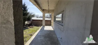 Domnesti – Investment Opportunity: 1,643 sqm Land + 476 sqm Villa, Prime Location - foto 4