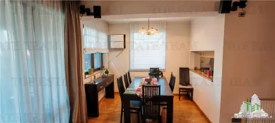 Excepcional Villa de 5 Dormitorios, 1000 m² de Terreno, Completamente Amueblada, Domnesti - foto 12